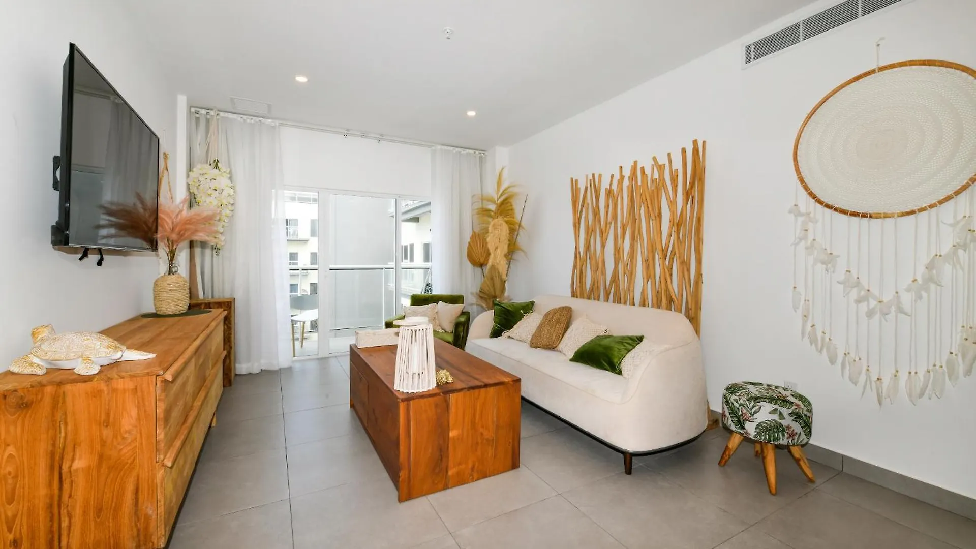 Stunnig Ocean View 2 Bedroom, 2 Bath With Infinity Pool