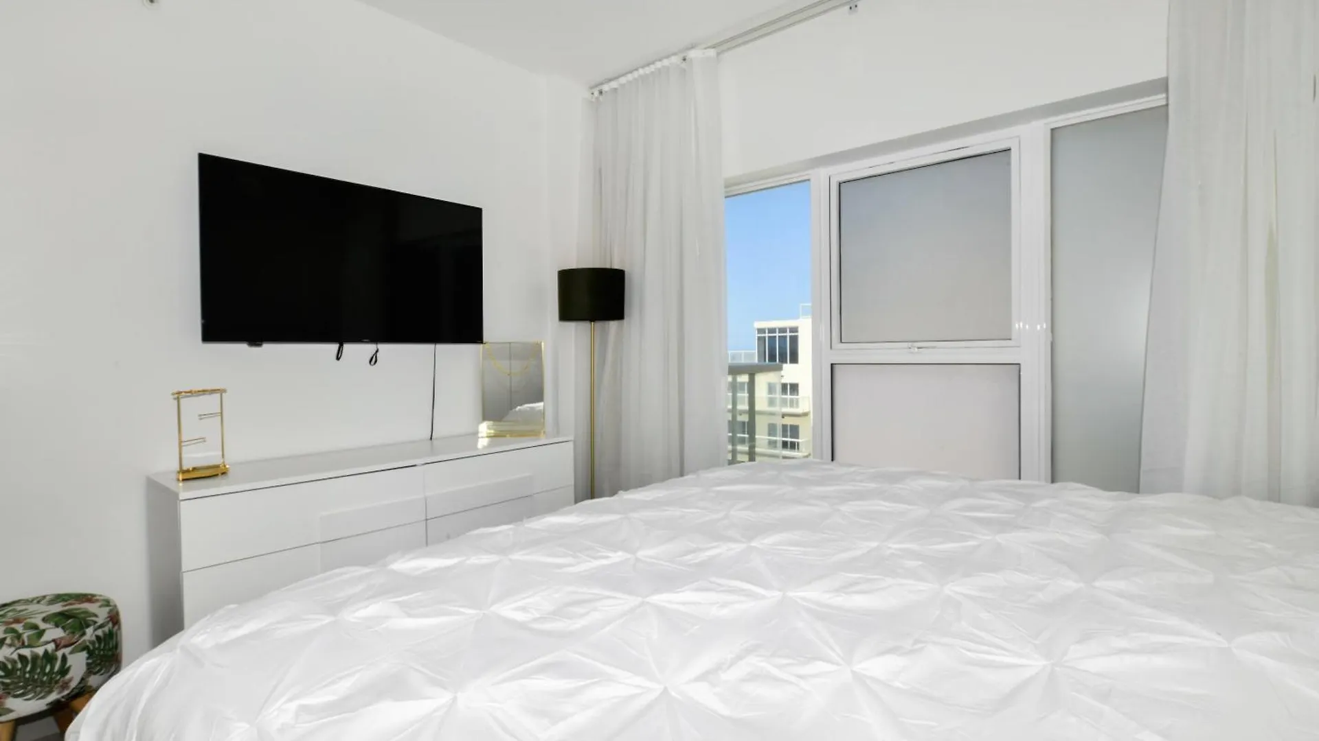 Stunnig Ocean View 2 Bedroom, 2 Bath With Infinity Pool 오란제스타트
